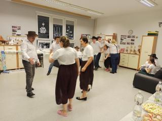 VÁNOČNÍ POSEZENÍ V DST