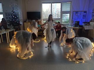 VÁNOČNÍ POSEZENÍ V DST