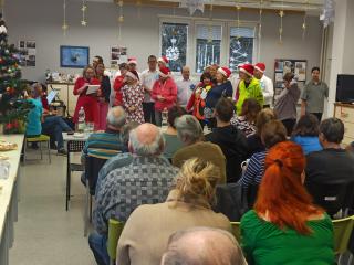 VÁNOČNÍ POSEZENÍ V DST