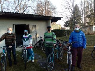 Jarní údržba kolárny a příprava kol na cyklistiku.