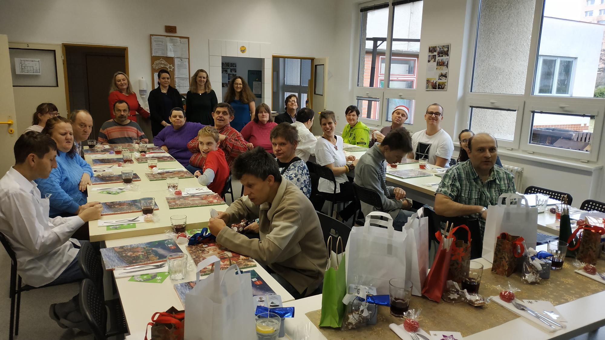 VÁNOČNÍ POSEZENÍ V DST