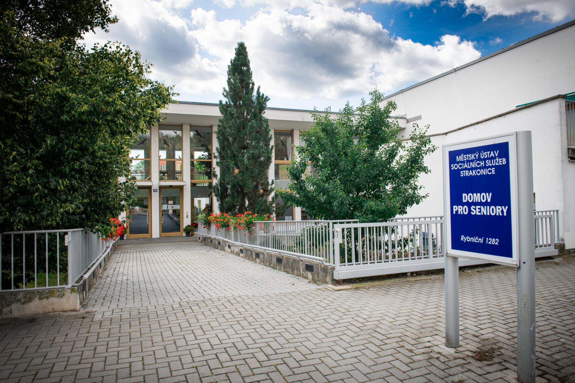 Vstup do zařízení DS Rybniční